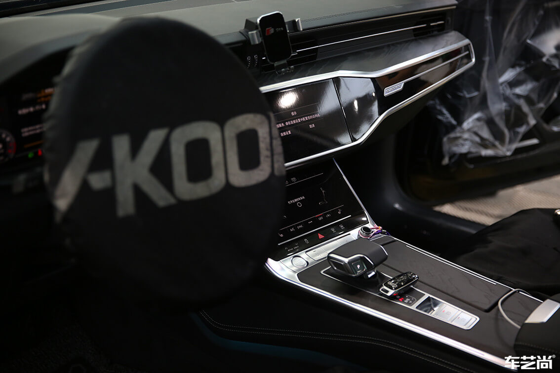 奥迪 A6L装贴威固隐形车衣，施工流程展示（8）