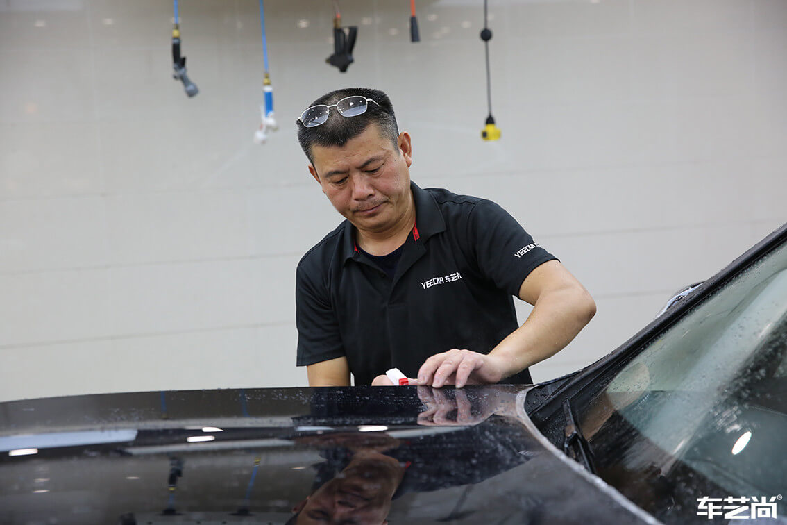 宝马X3装贴威固隐形车衣，施工流程展示（8）