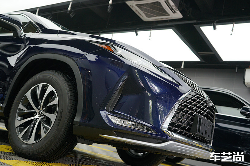 雷克萨斯装贴罗利普斯隐形车衣（13）