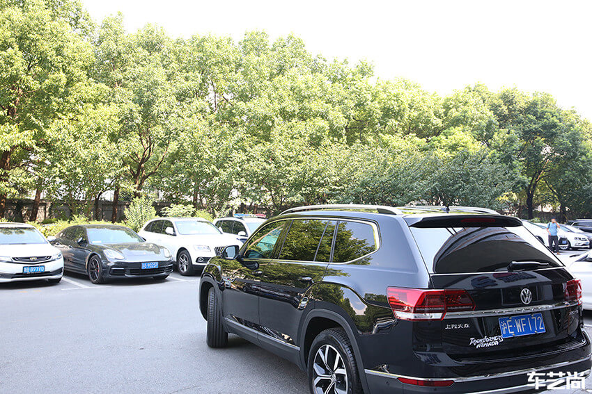 大众380 TSI施工威固玻璃膜（14）