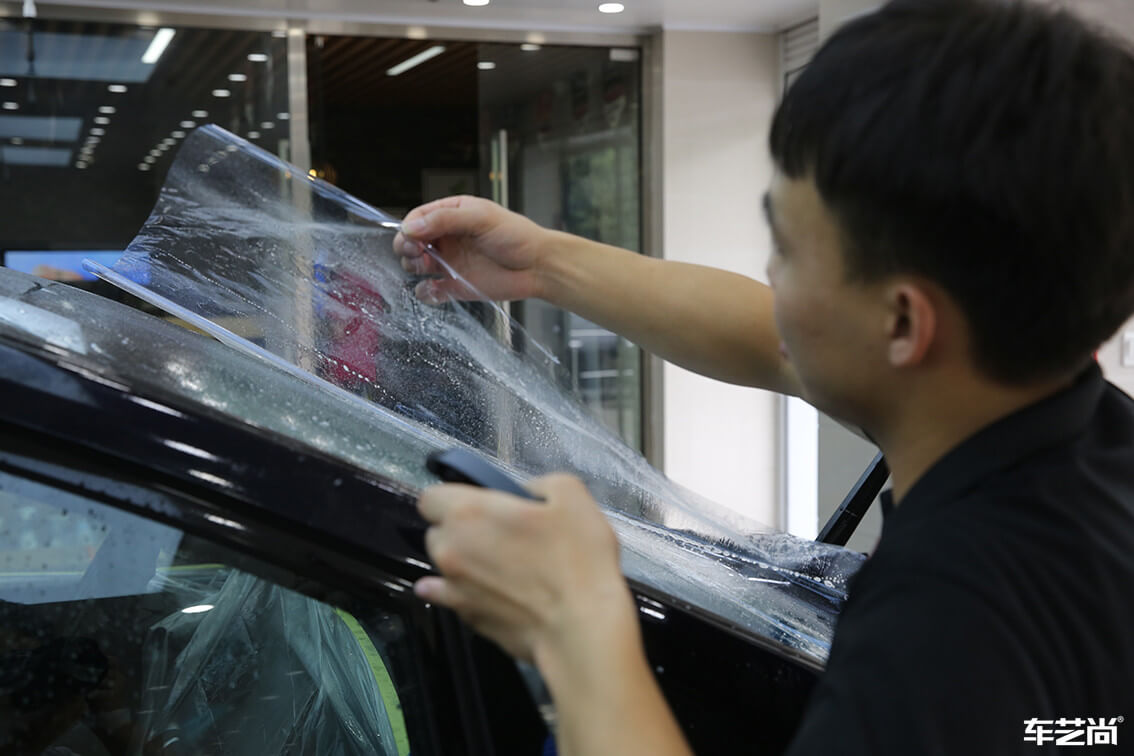 本田奥德赛选择车艺尚施工威固隔热膜，流程展示（9）