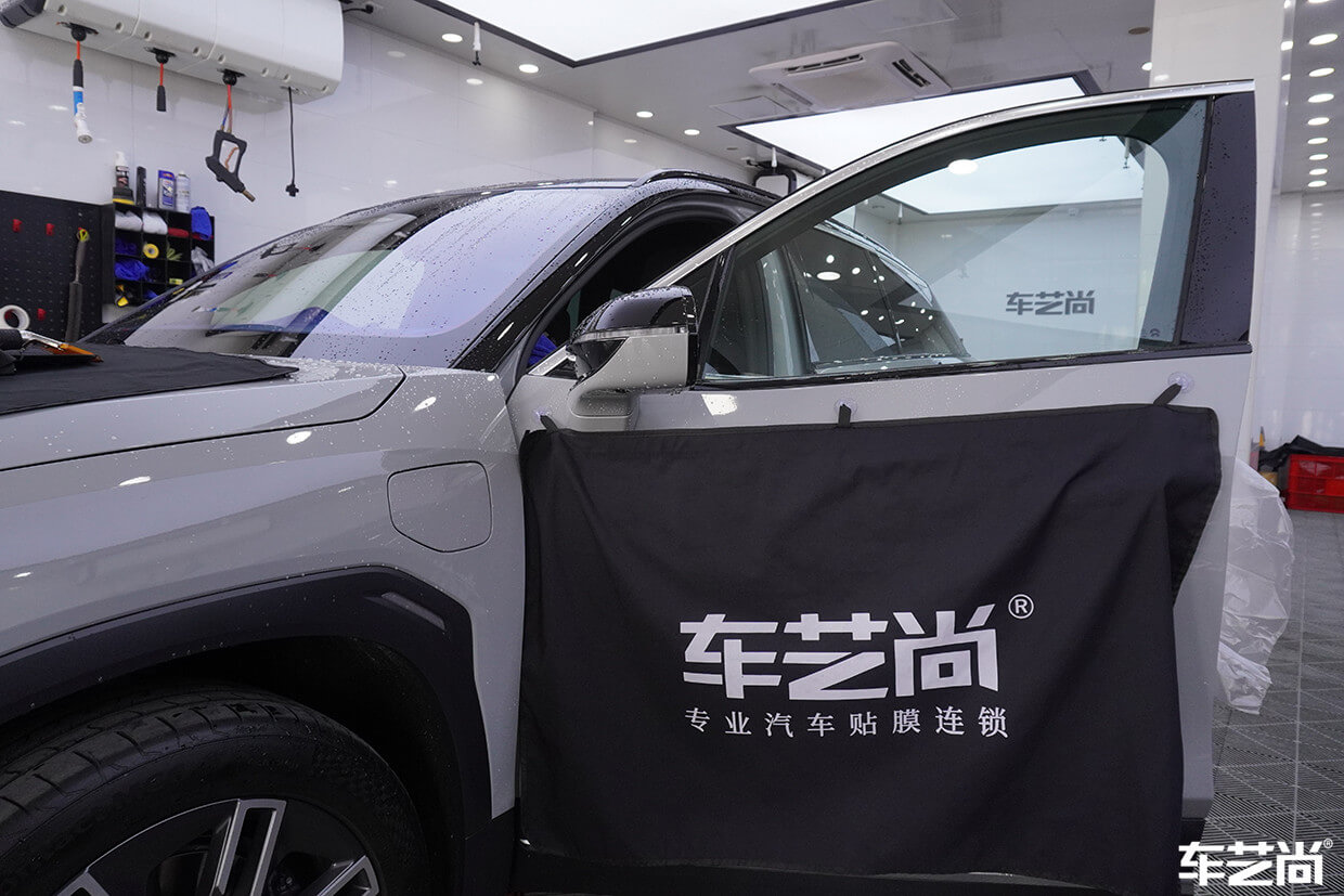 蔚来ES8施工威固玻璃膜案例展示（1）