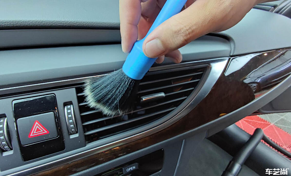 奥迪A6选用索纳克斯在车艺尚进行精细洗车（6）