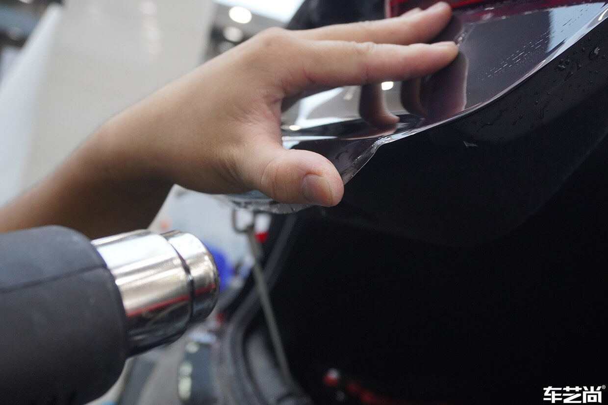 宝马3系装贴威固隐形车衣，施工流程展示（13）