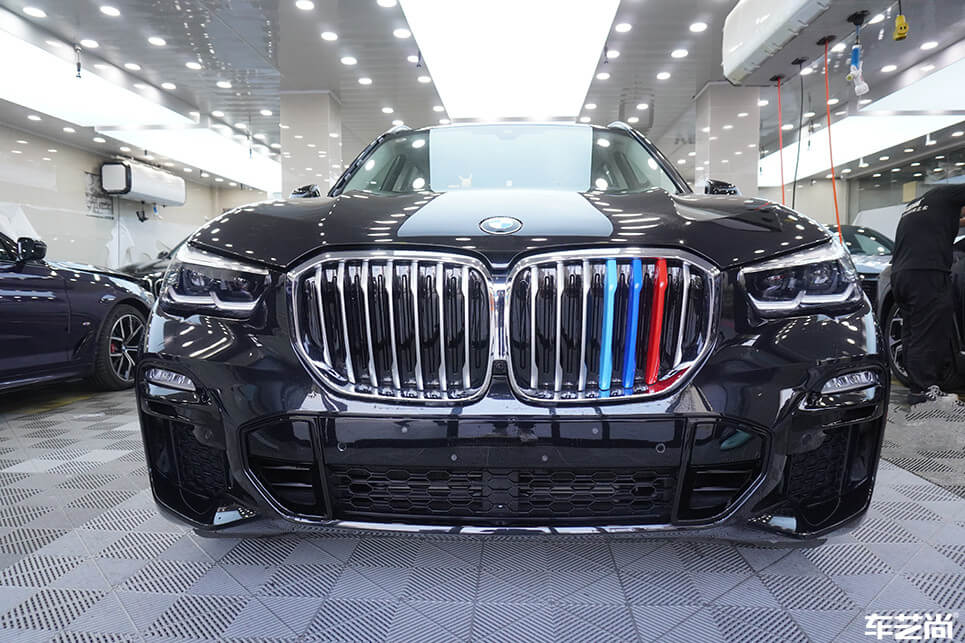 宝马X5装贴威固隐形车衣，施工流程展示（14）