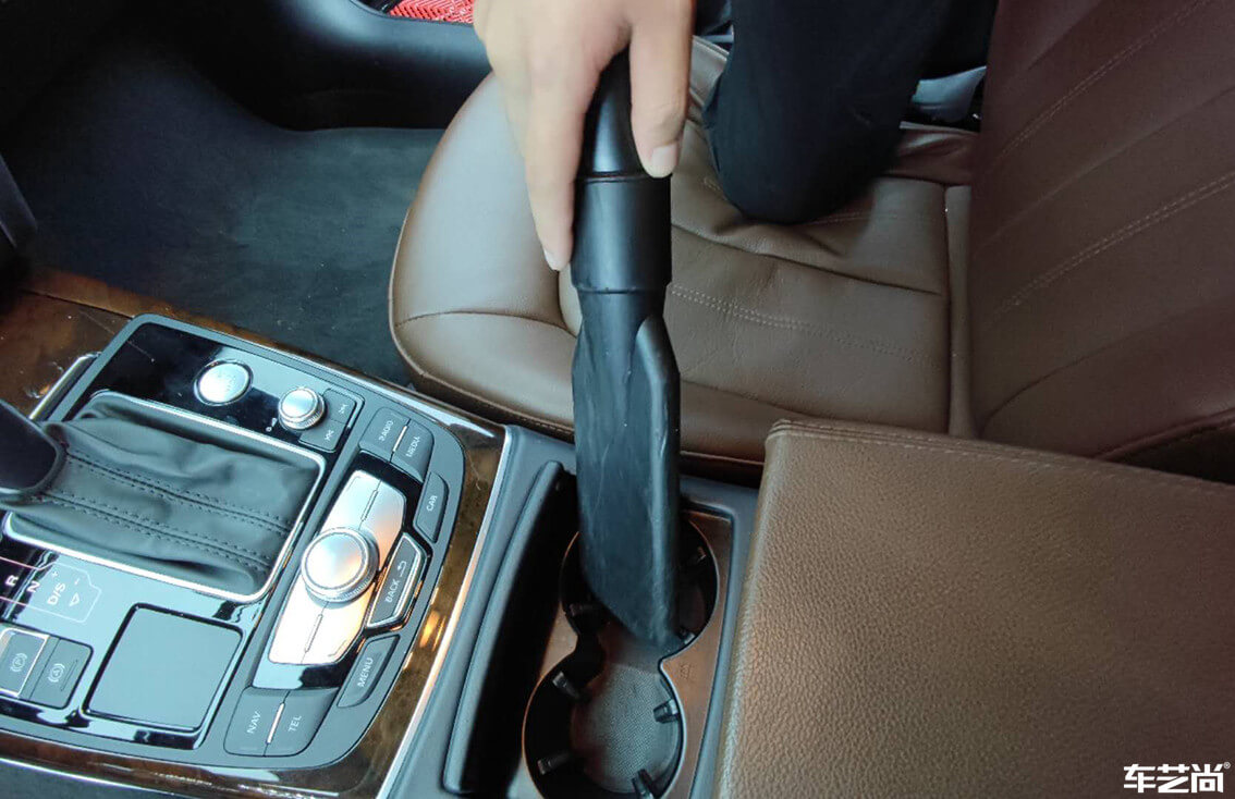 奥迪A6选用索纳克斯在车艺尚进行精细洗车（5）