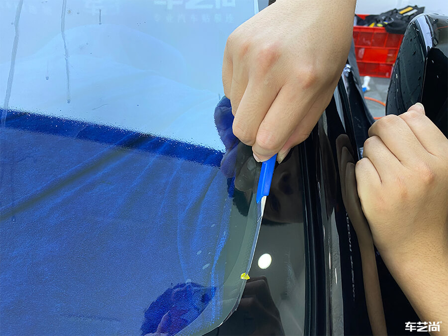 凯迪拉克装贴威固隔热膜，案例流程展示（6）