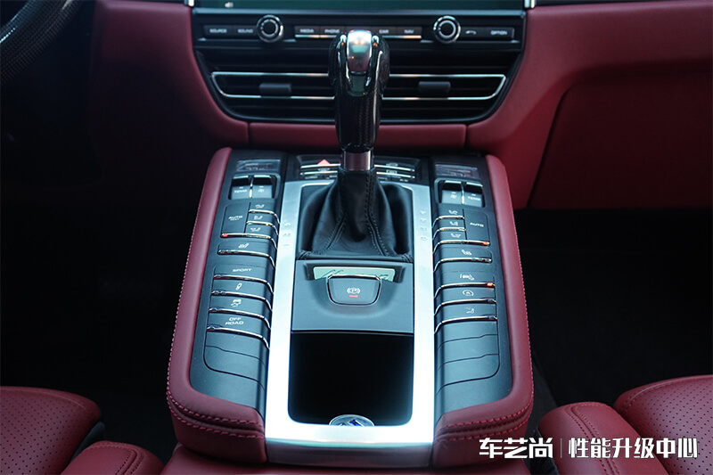 保时捷麦肯Nappa纯手工真皮内饰效果图