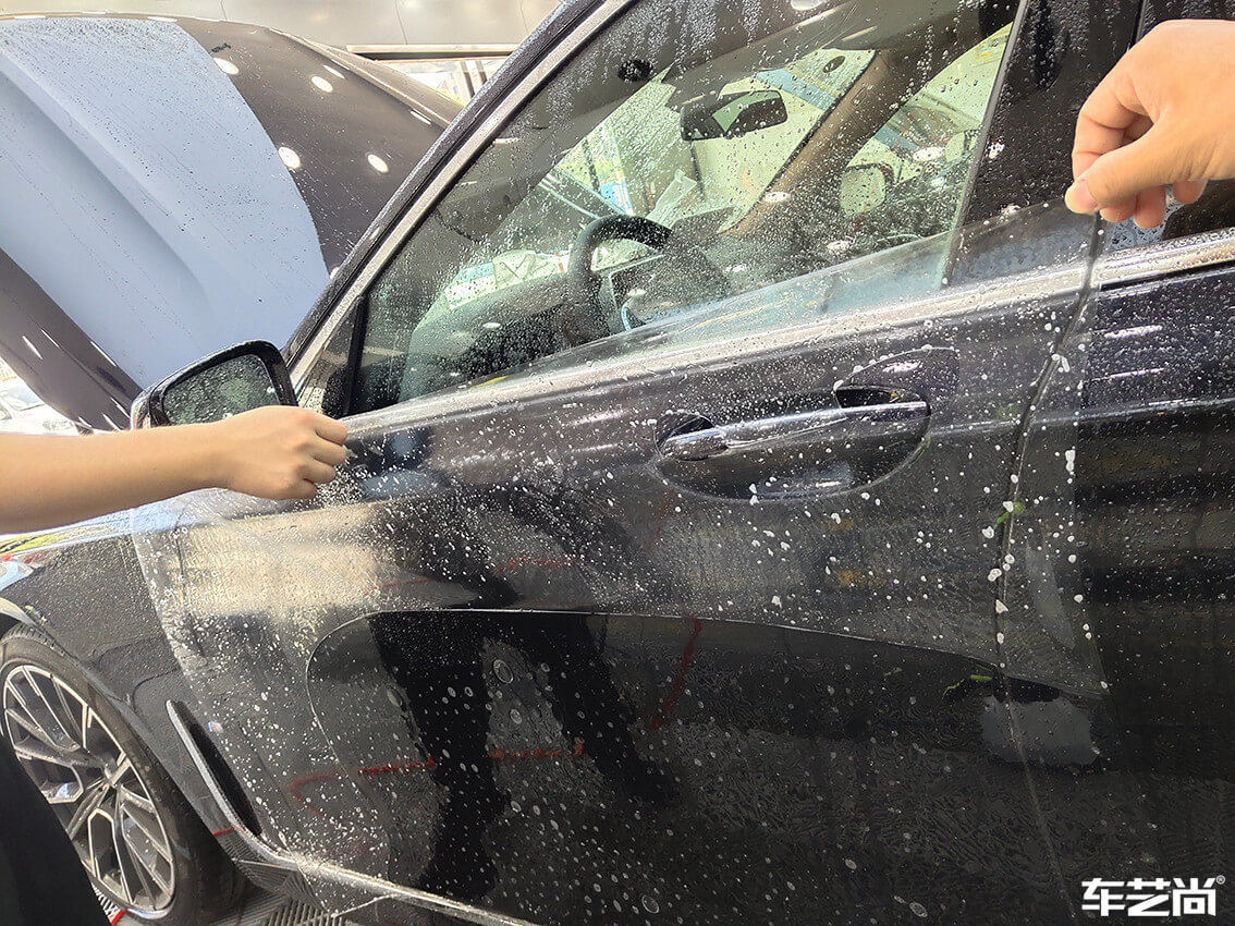 宝马7系装贴威固隐形车衣，施工流程展示（5）