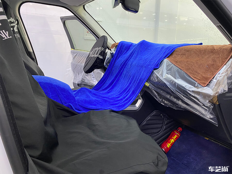 路虎揽胜施工威固隔热膜，案例展示（3）