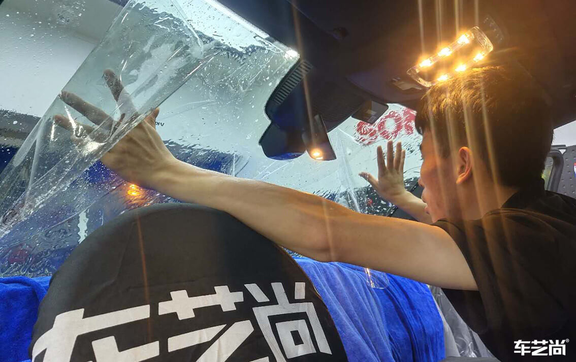 奔驰装贴威固隔热膜 车艺尚御水店施工（6）