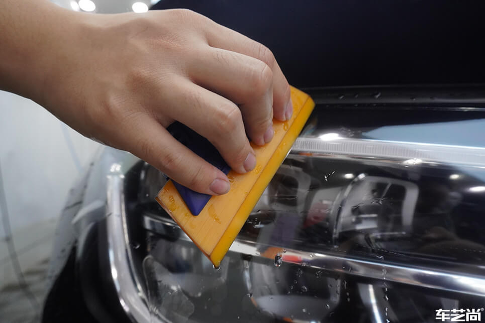 奥迪 A8装贴威固隐形车衣，施工流程展示（14）