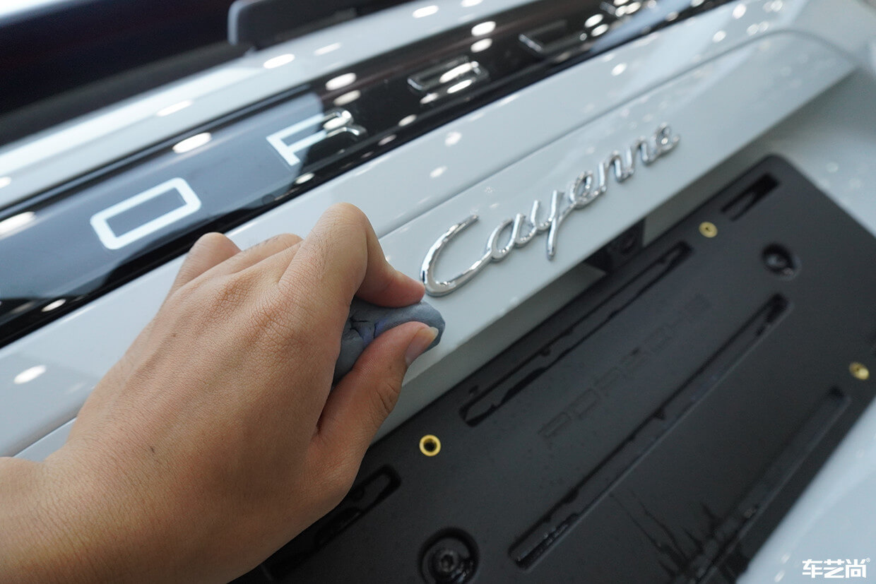 保时捷卡宴装贴威固隐形车衣，施工流程展示（2）