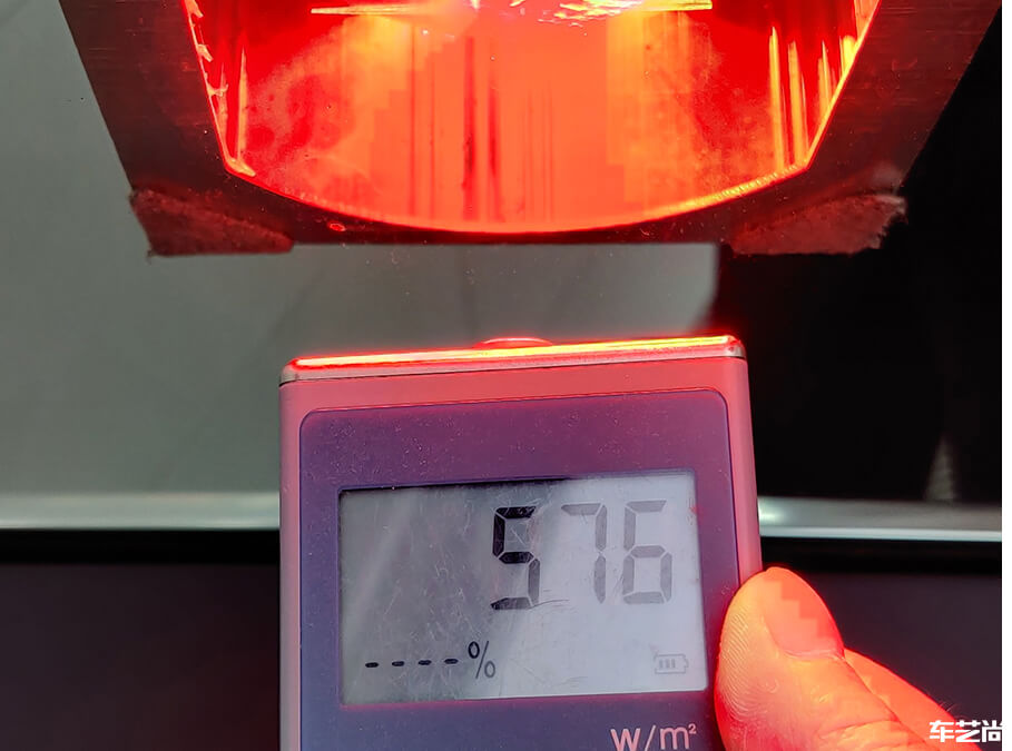 宝马X3装贴威固隔热膜施工流程展示（1）