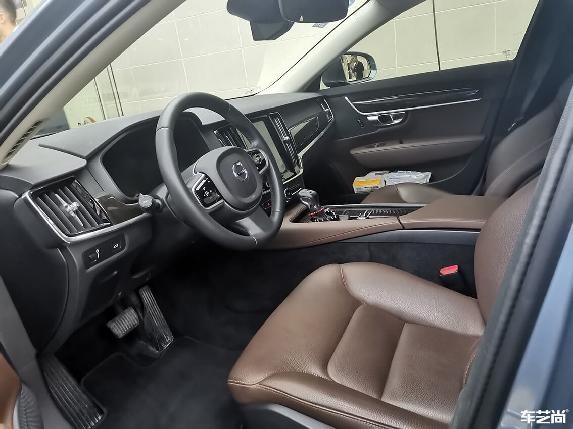 车艺尚莘庄店施工沃尔沃S90，水晶镀膜流程展示（1）