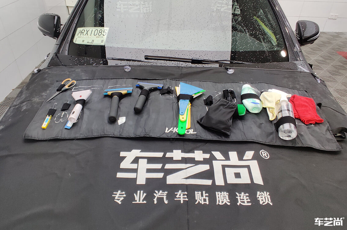 奔驰E300L施工威固漆面保护膜案例流程展示（2）