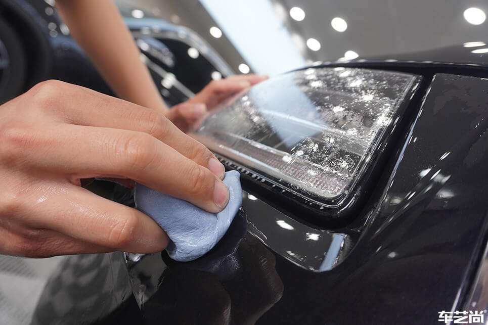 奥迪 A8装贴威固隐形车衣，施工流程展示（4）
