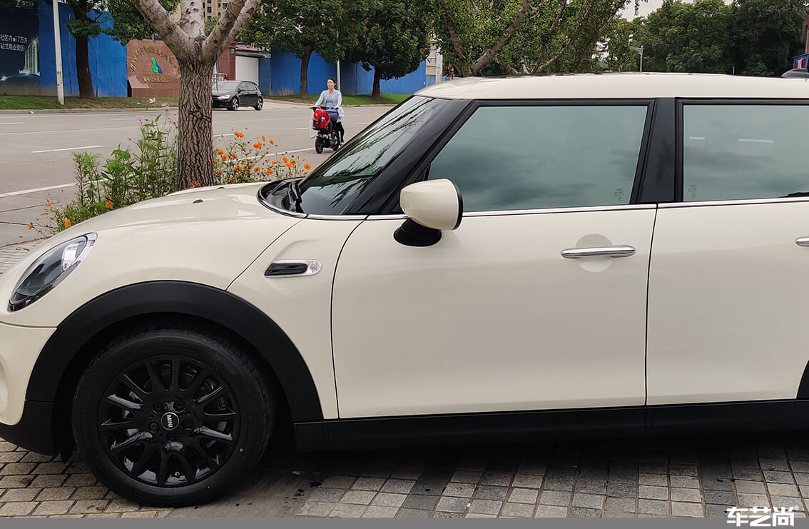 车艺尚为Mini装贴威固玻璃膜，施工案例展示（16）