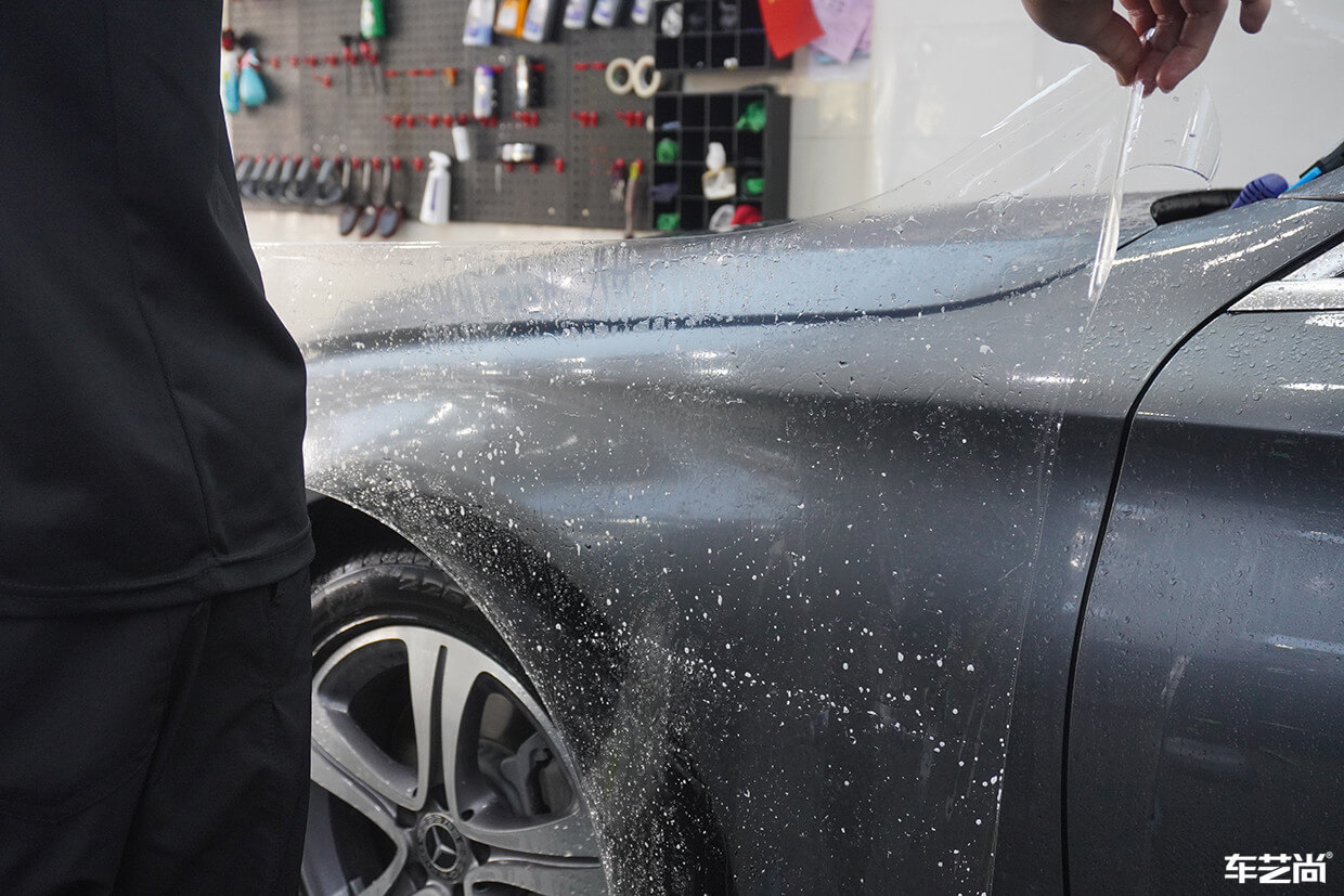 奔驰C260L施工威固隐形车衣，施工流程展示（5）