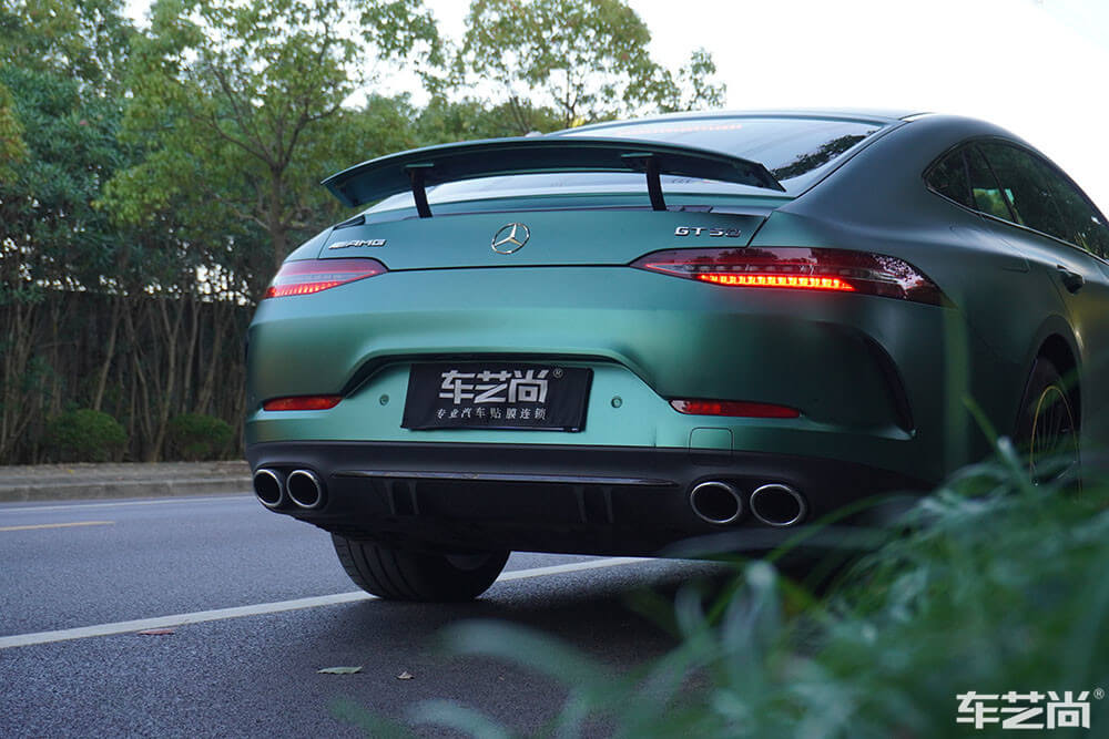 奔驰改贴哑光绿，质感升级（3）