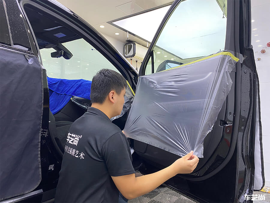 凯迪拉克装贴威固隔热膜，案例流程展示（3）