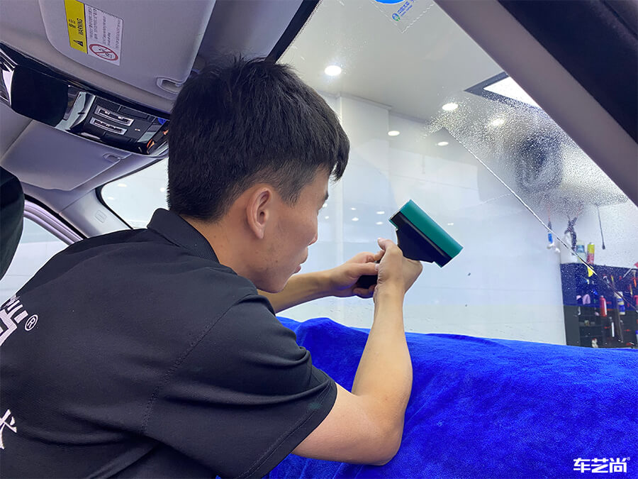 路虎揽胜施工威固隔热膜，案例展示（7）