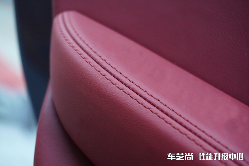 保时捷Macan纳帕真皮内饰效果图