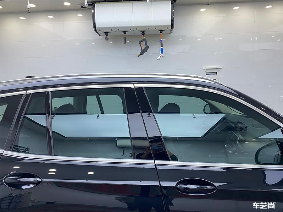 宝马X3在车艺尚装贴威固隔热膜施工流程展示（13）