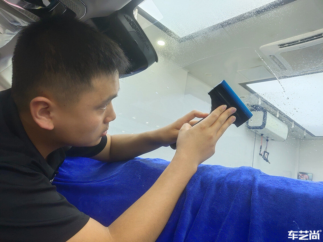 汽车贴膜多少钱