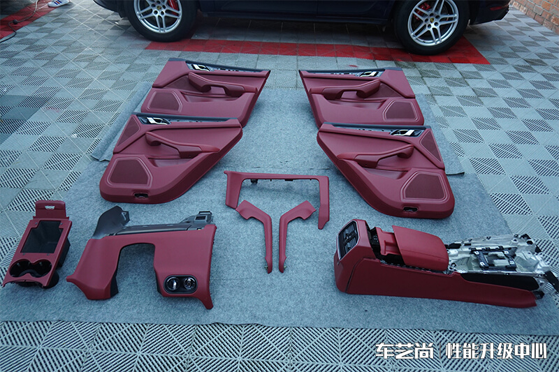 保时捷麦肯全车真皮内饰升级