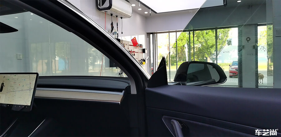 特斯拉Model 3施工威固隔热膜施工流程分享（8）