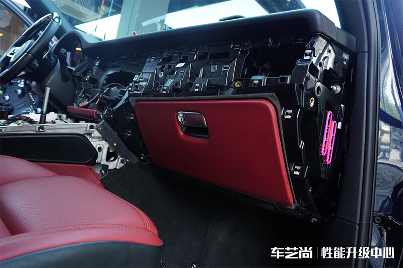 保时捷Macan全车真皮内饰效果图