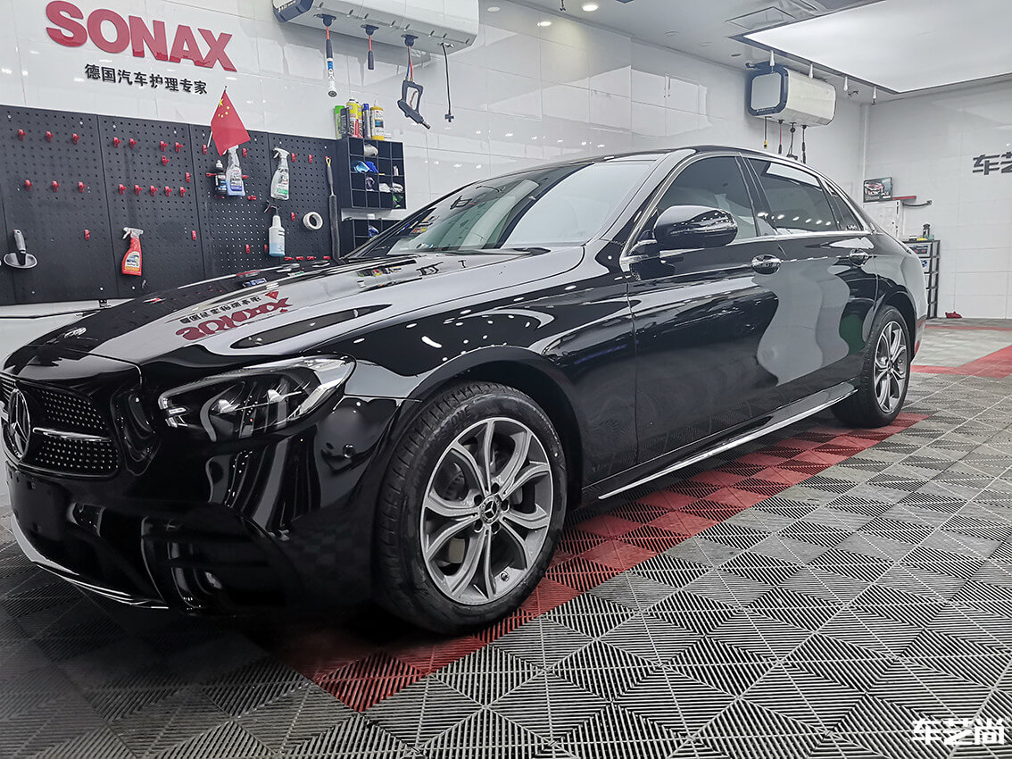 奔驰E300L施工威固漆面保护膜案例流程展示（14）