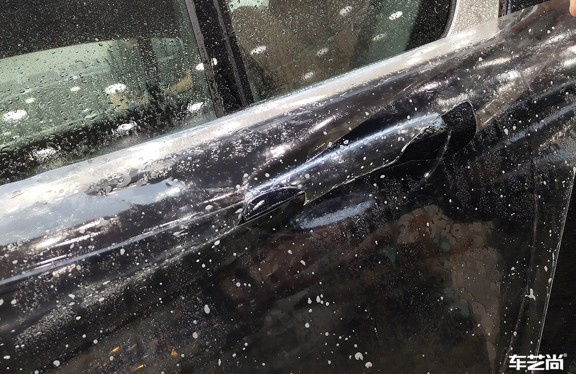 宝马7系装贴威固隐形车衣，施工流程展示（6）