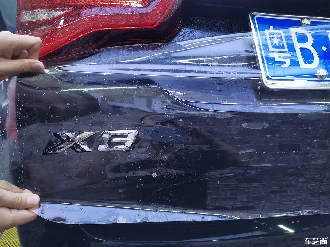 宝马X3装贴威固隐形车衣，施工流程展示（7）