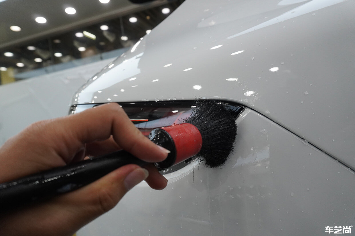 保时捷卡宴装贴威固隐形车衣，施工流程展示（1）