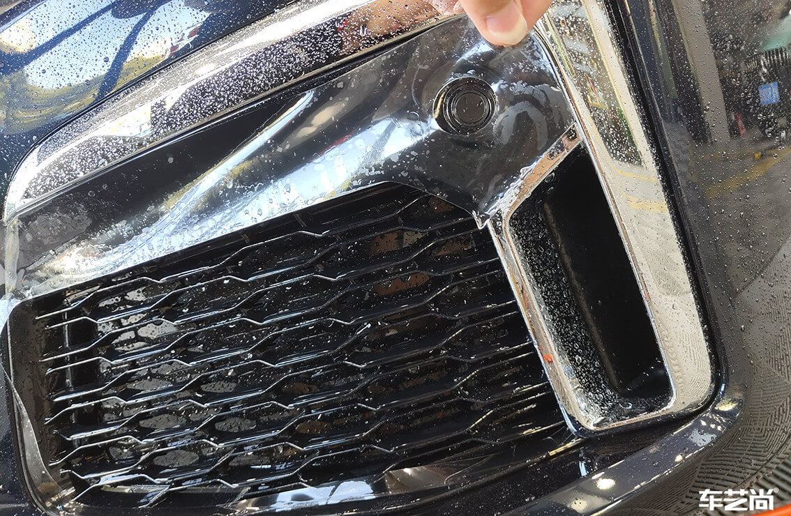 宝马7系装贴威固隐形车衣，施工流程展示（9）