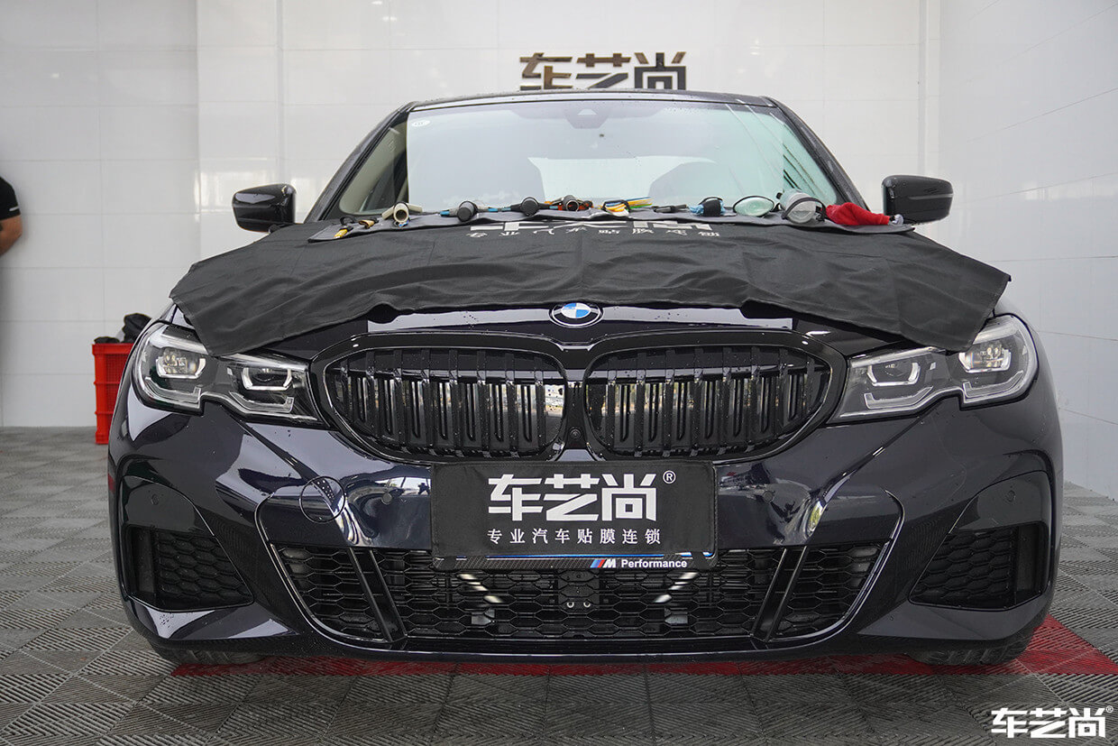 宝马3系装贴威固隔热膜，施工流程展示（3）