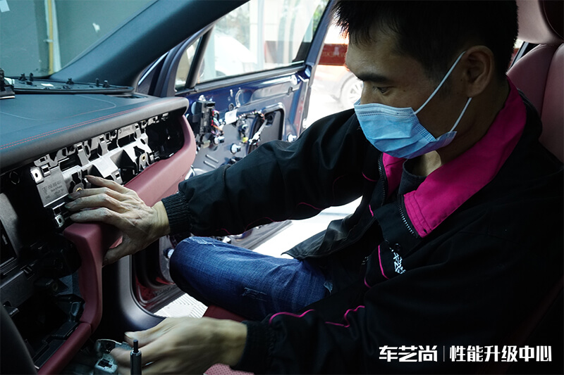 全车Nappa真皮内饰安装