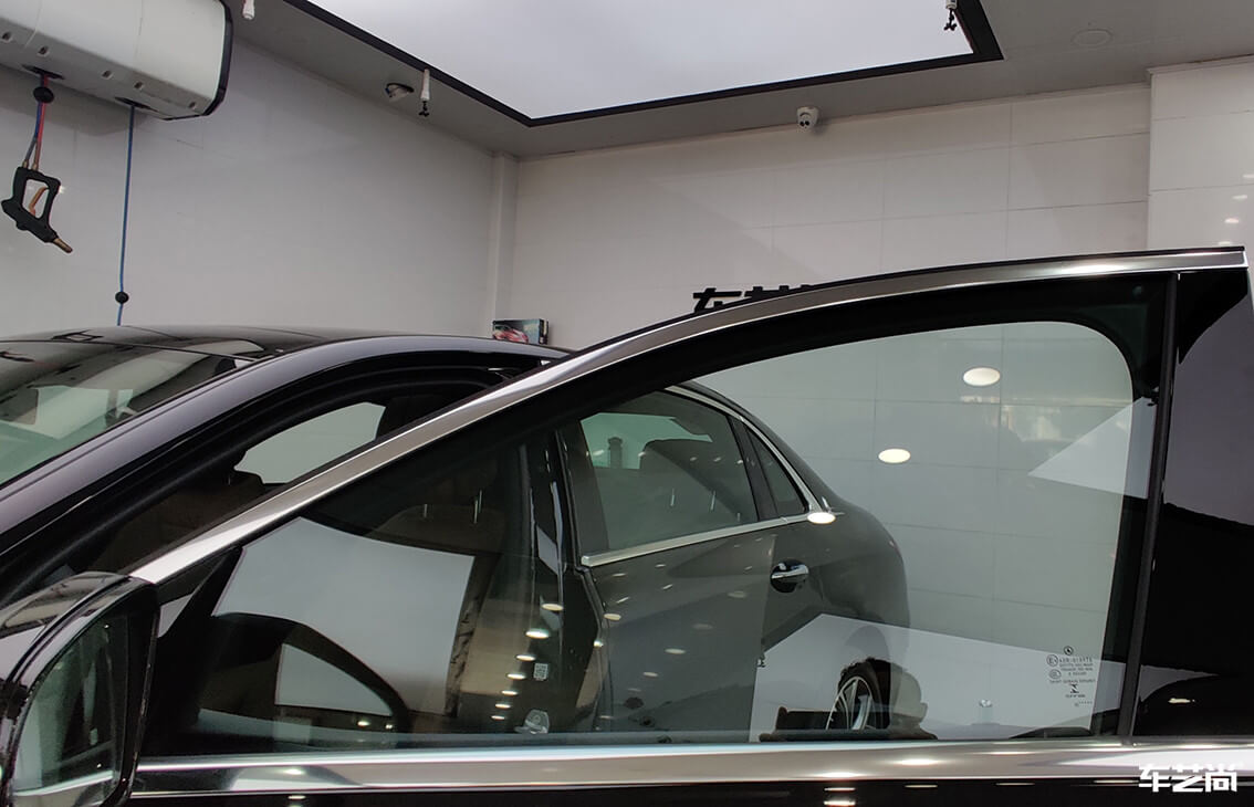 奔驰E300L施工威固漆面保护膜案例流程展示（9）