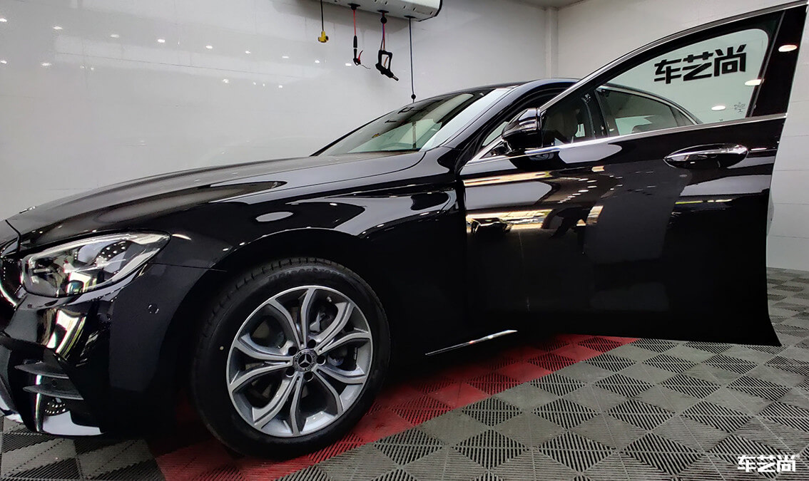 奔驰E300L施工威固漆面保护膜案例流程展示（10）