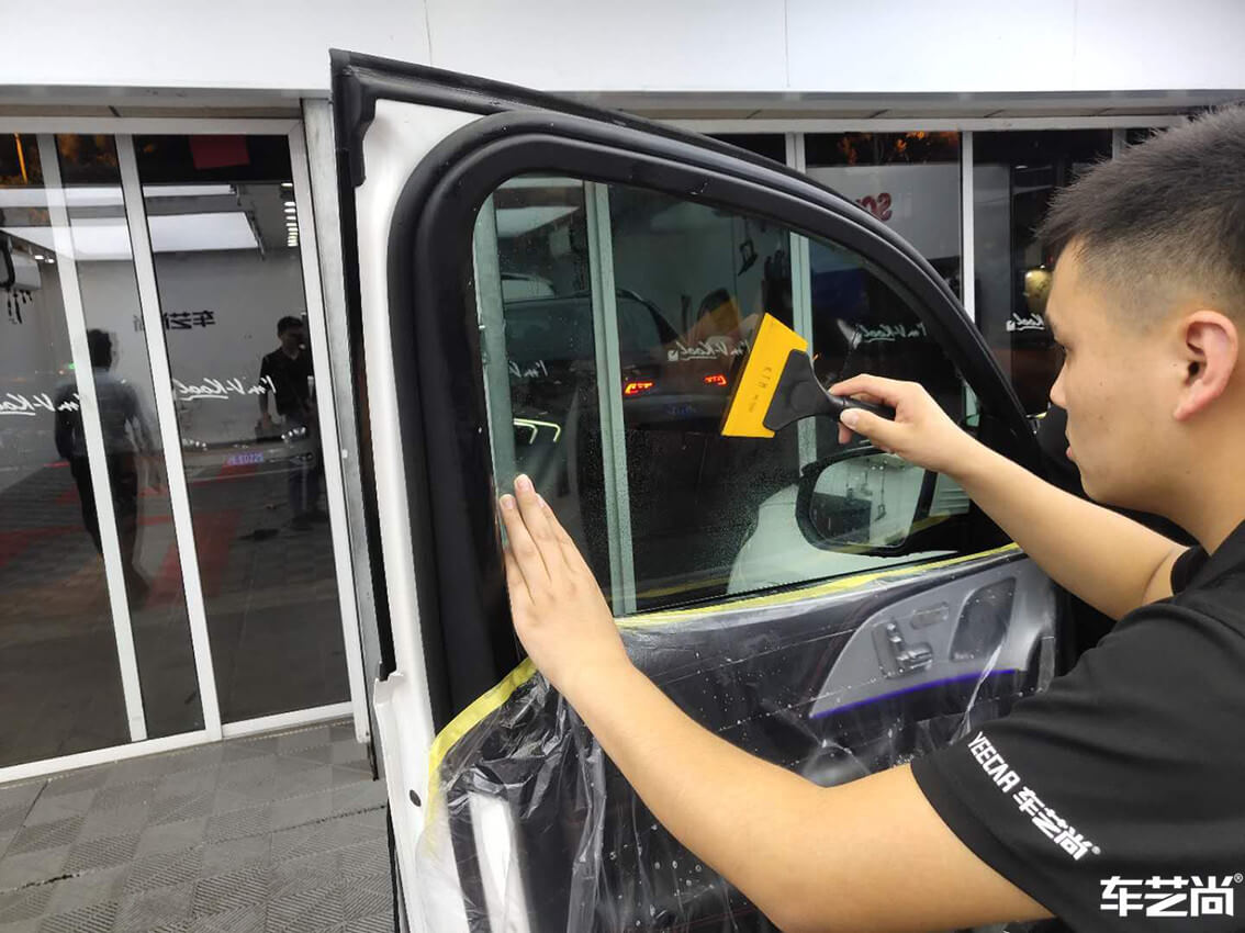 奔驰装贴威固隔热膜 车艺尚御水店施工（9）