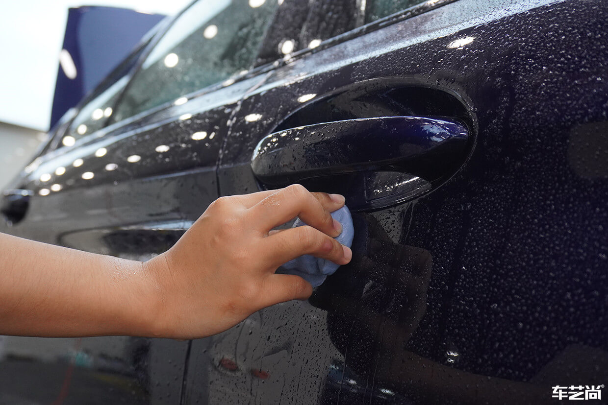 宝马5系施工隐形车衣，给您带来贴身保护（1）