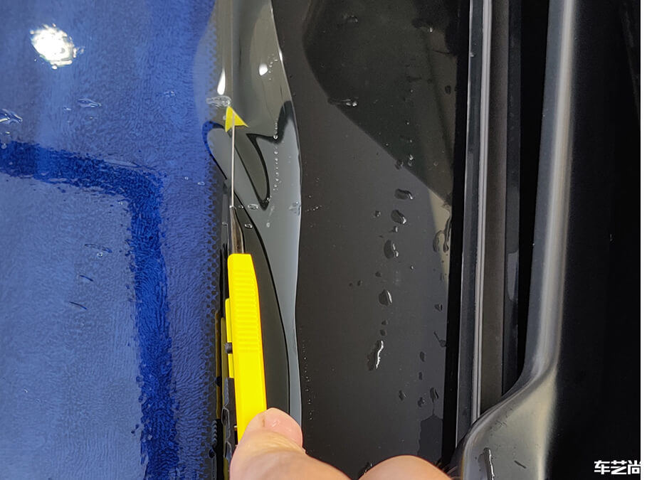 宝马X3装贴威固隔热膜施工流程展示（5）