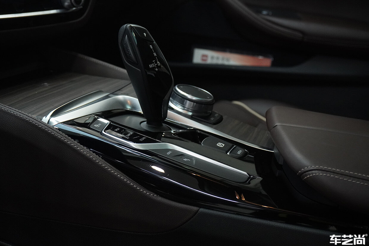 宝马3系装贴威固隐形车衣，施工流程展示（15）