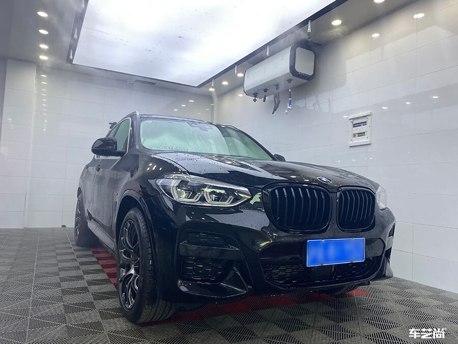 宝马X3在车艺尚装贴威固隔热膜施工流程展示（2）