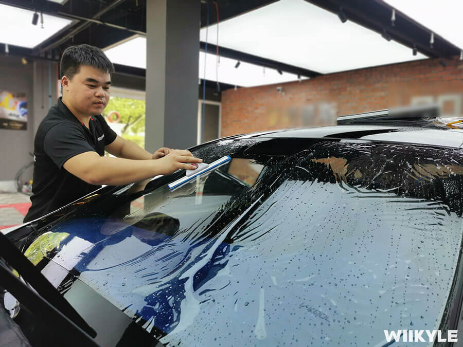 现代索纳塔除膜，装贴WIIKYLE玻璃膜（6）