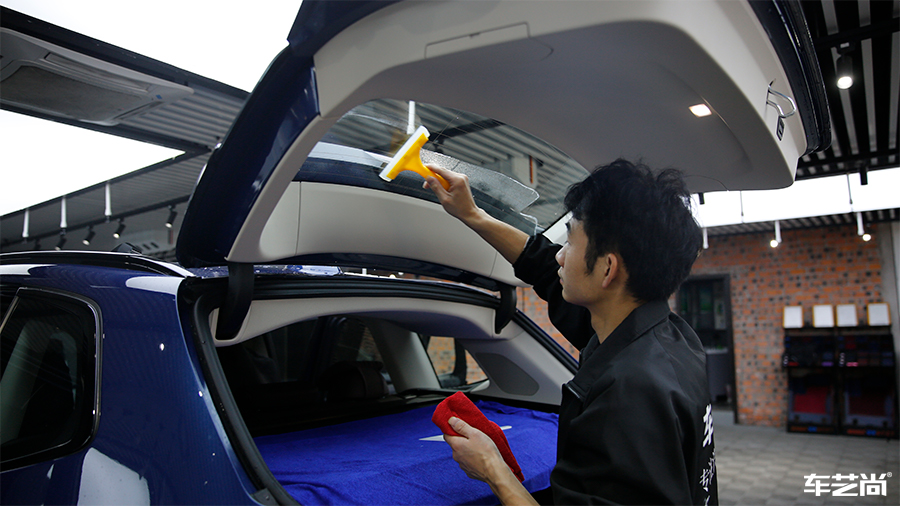 宝马X3施工威固隔热膜，保护您的驾乘安全！（12）