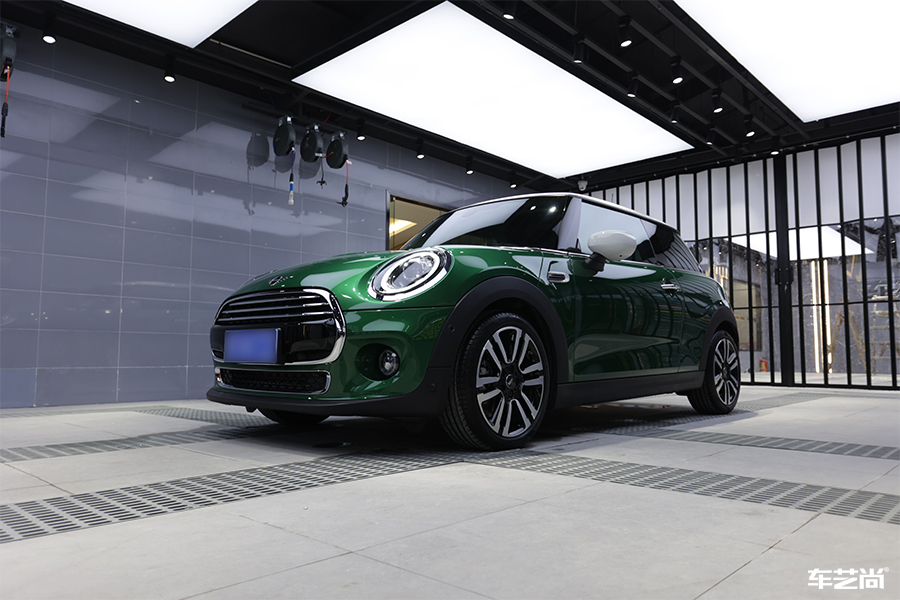 宝马mini施工隔热膜，体验“非一般”的保护（16）