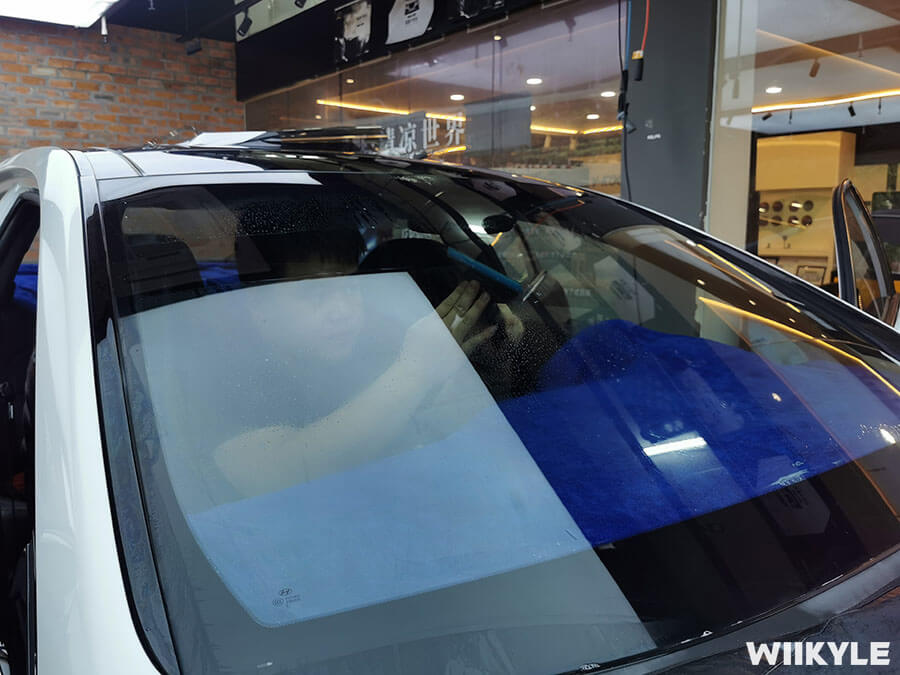 现代索纳塔除膜，装贴WIIKYLE玻璃膜（12）